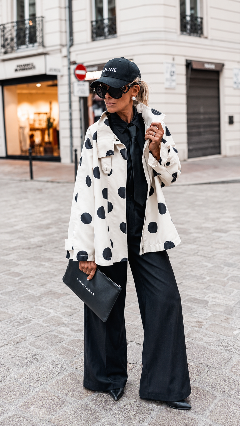 The Montmartre Spot Trench