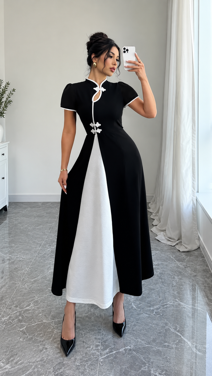The Meiara Contrast Maxi Dress