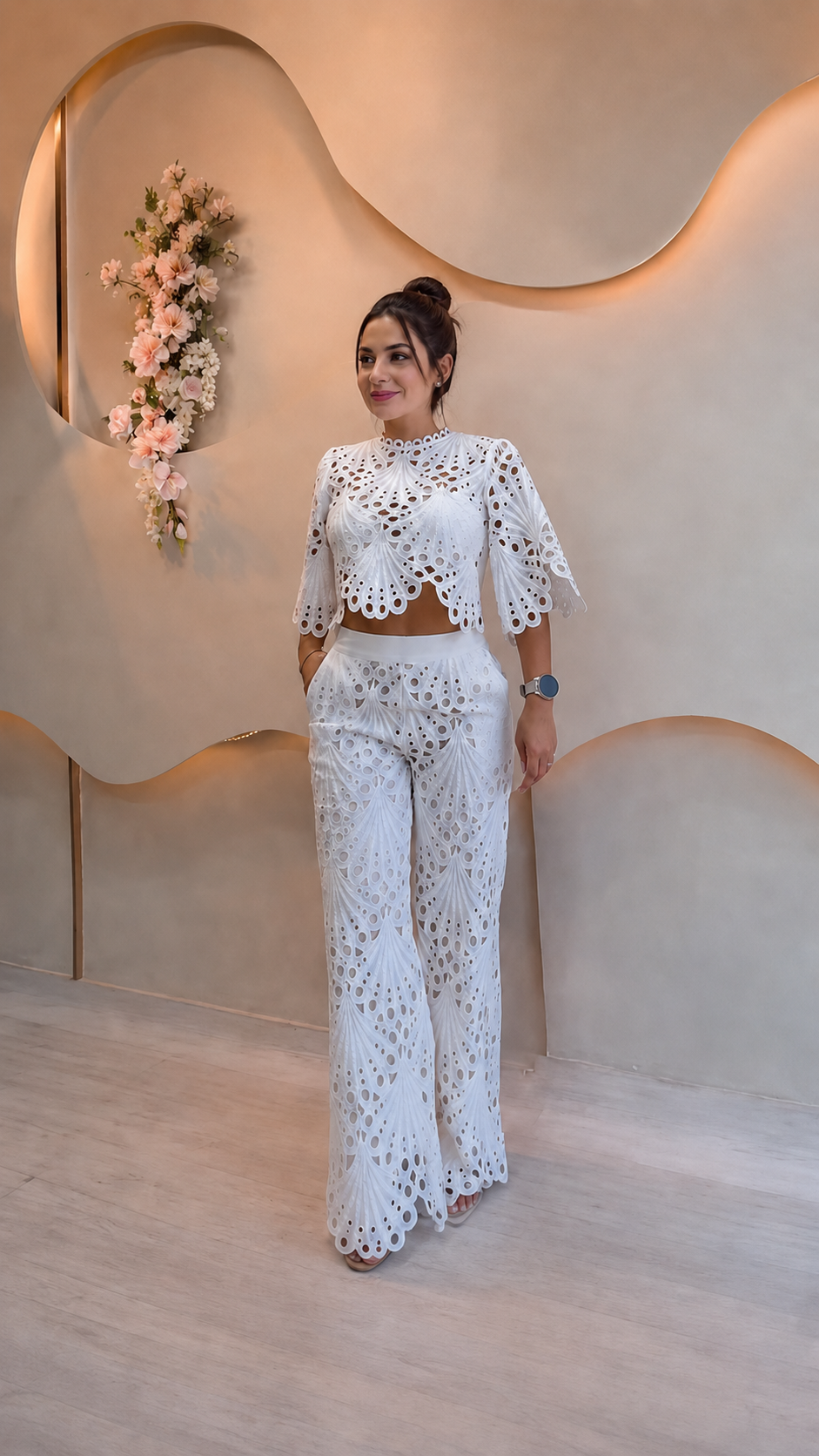 VÉLORA™ Blanc Bloom Eyelet Set