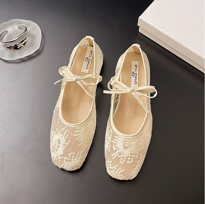 ÉLARA Lace Mary Jane Flats